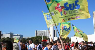 Ato em Brasília faz defesa do SUS, da vida e da democracia