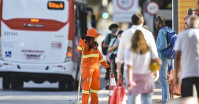 Brasil registra 155 mortes e 13,4 mil novos casos de covid-19 em 24h