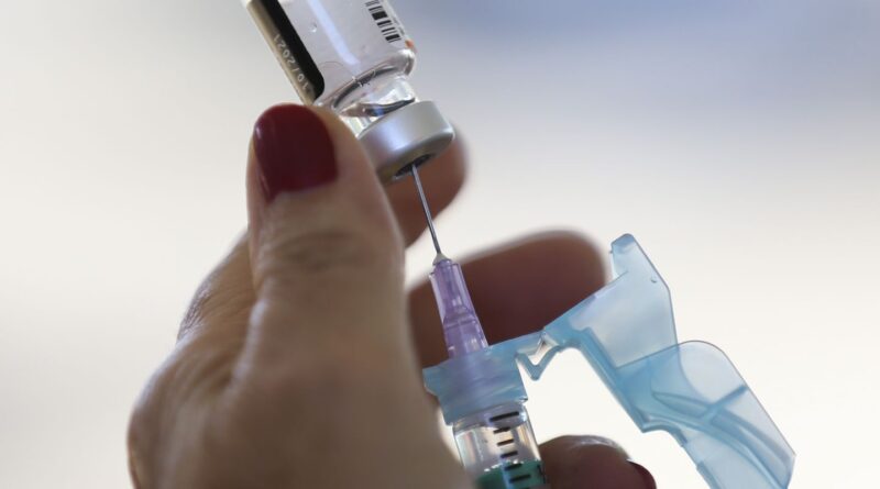 Dia do Adolescente reforça importância da vacinação contra o HPV