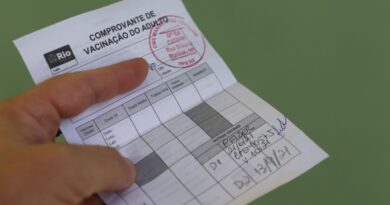 USP remove notas de alunos que não comprovaram vacinação contra covid