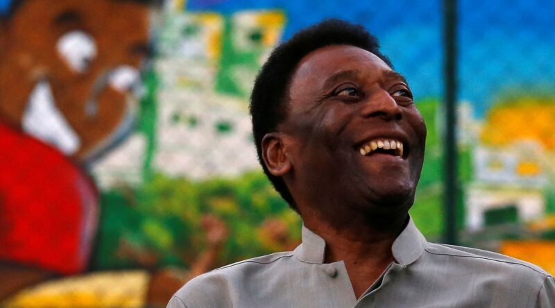 Estado de saúde de Pelé melhora, mas ainda não há previsão de alta