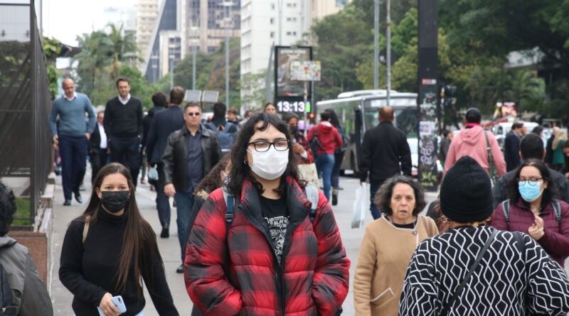 Brasil registra 12,6 mil novos casos de covid-19 em 24 horas