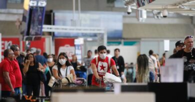 Anvisa derruba obrigatoriedade de máscaras em aeroportos e aviões