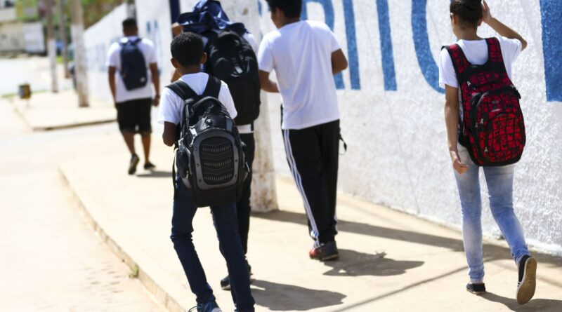 Campanha #VemProUro convoca adolescentes a cuidar da saúde