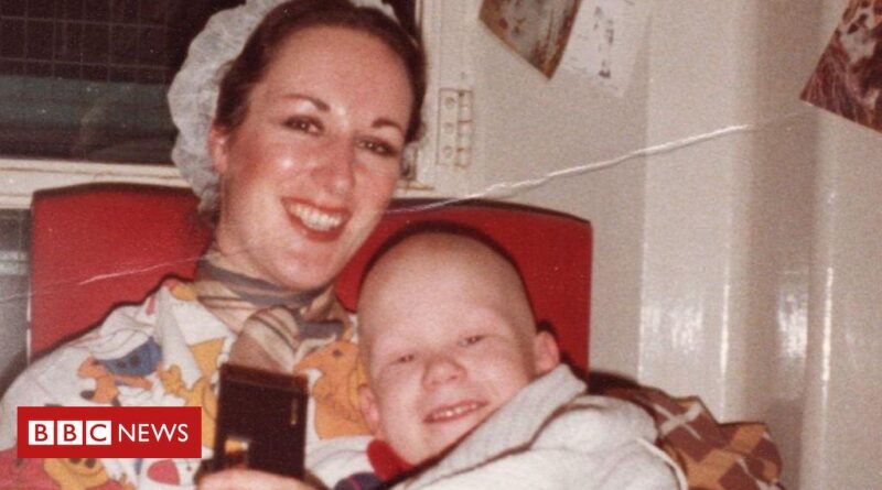 Morte assistida: britânica revela ter matado próprio filho com câncer terminal e agora faz campanha por mudança em lei