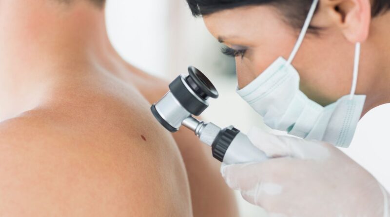 Como escolher um dermatologista no RJ: critérios práticos e exemplos reais